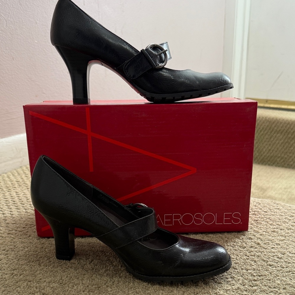 AEROSOLES Classic Black Heels